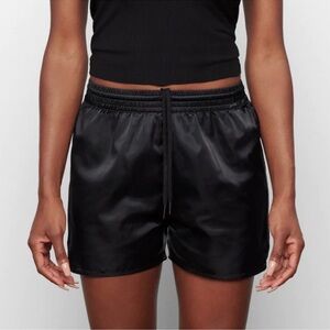 NWT SKIMS Sporty Satin Black Shorts XS Onyx